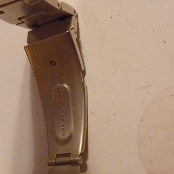 WOMAN'S KENNETH COLE NEW YORK WATCH - Picture 8 of 8